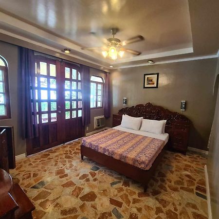Blue Crystal Beach Resort Puerto Galera Exterior photo