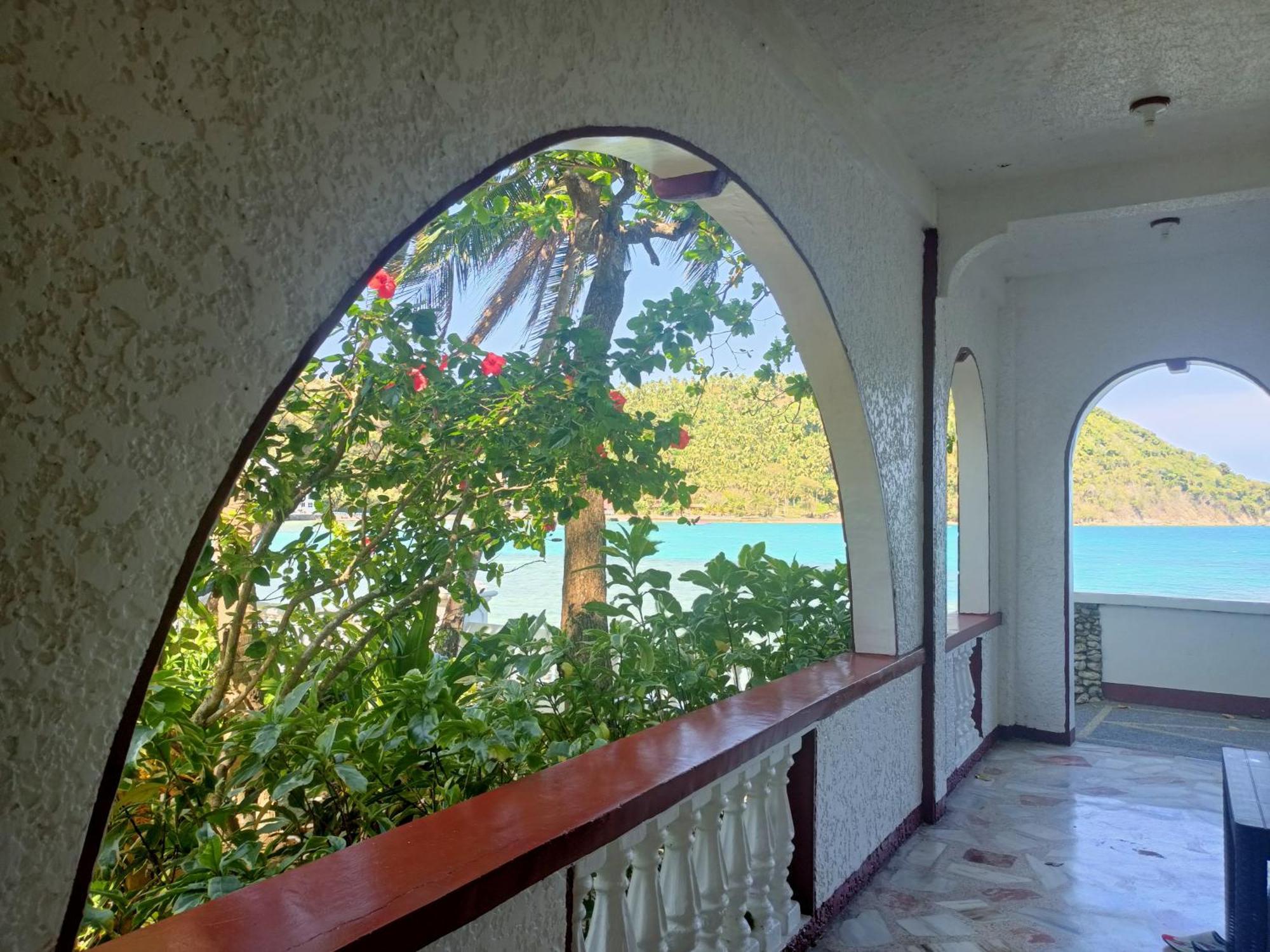 Blue Crystal Beach Resort Puerto Galera Exterior photo