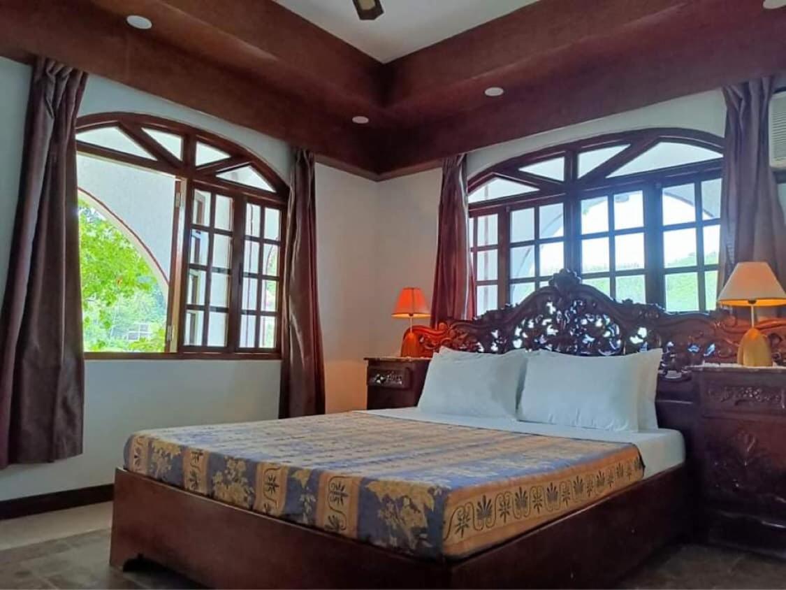 Blue Crystal Beach Resort Puerto Galera Exterior photo