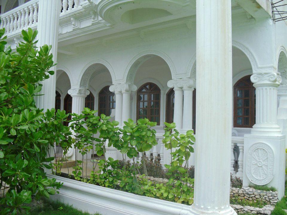Blue Crystal Beach Resort Puerto Galera Exterior photo