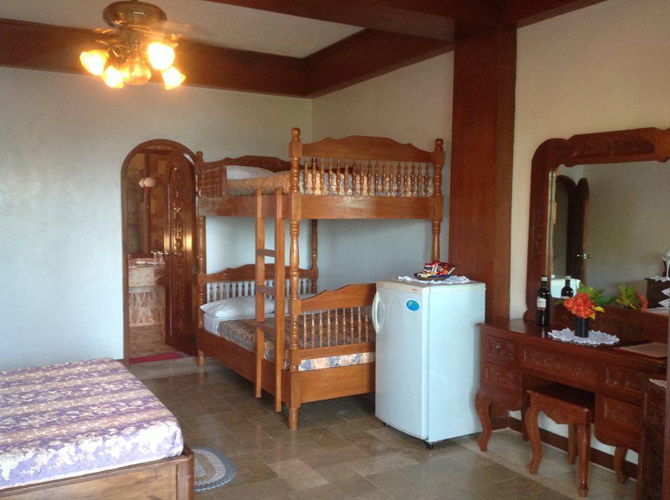 Blue Crystal Beach Resort Puerto Galera Exterior photo