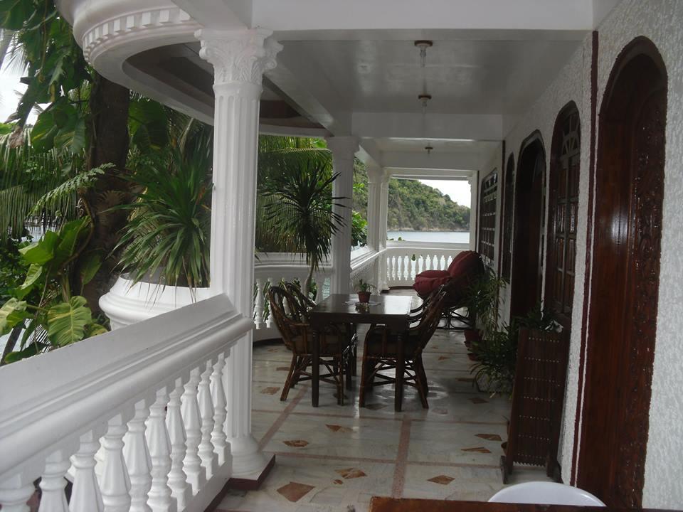 Blue Crystal Beach Resort Puerto Galera Exterior photo