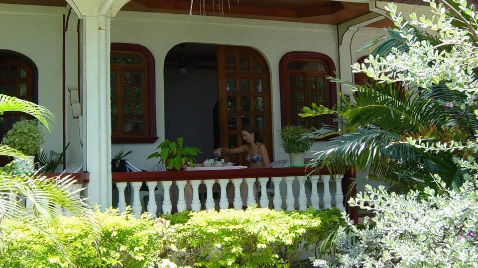 Blue Crystal Beach Resort Puerto Galera Exterior photo